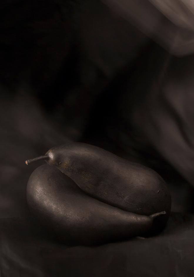 Food noir - Pears
