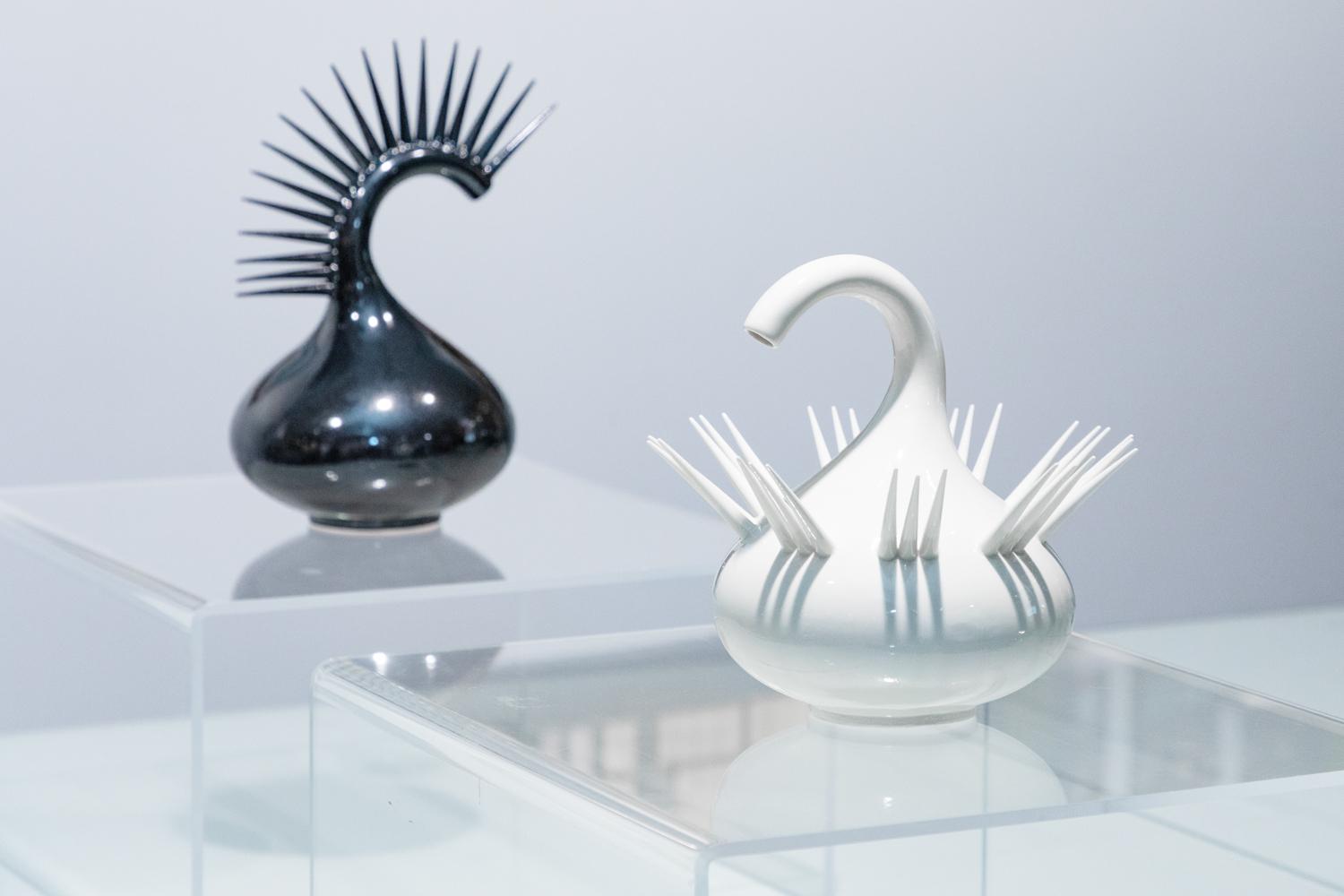 Black Vase, image 2